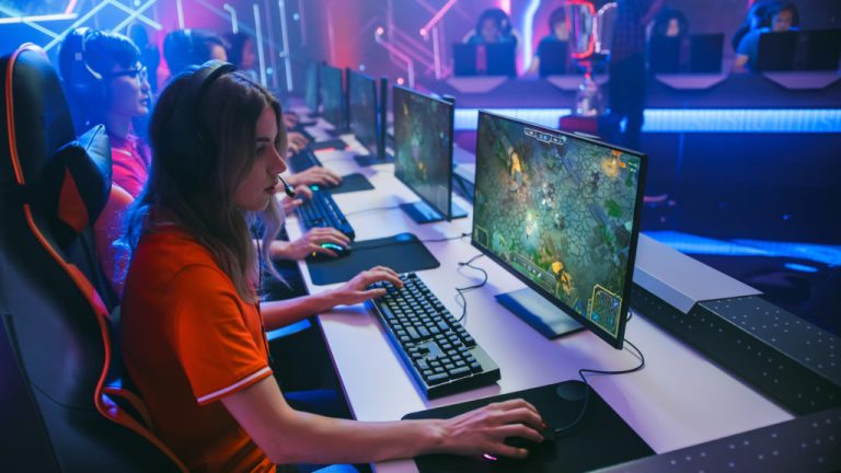 Bermain taruhan e-sports bisa sangat menguntungkan jika dilakukan dengan strategi yang tepat. Kunci sukses
